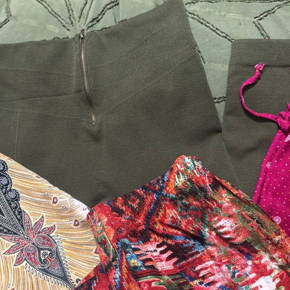 4pk of comfy pants - Picture 4 of 6